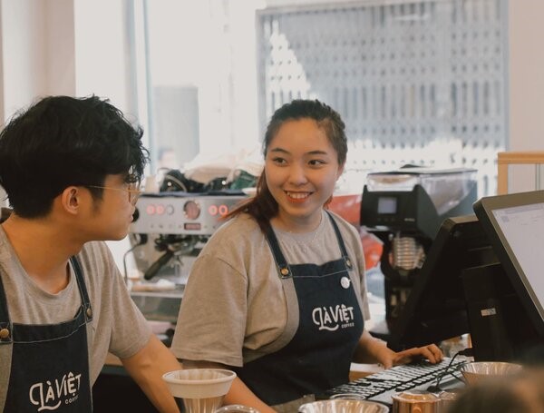 Content về nhân viên quán cafe