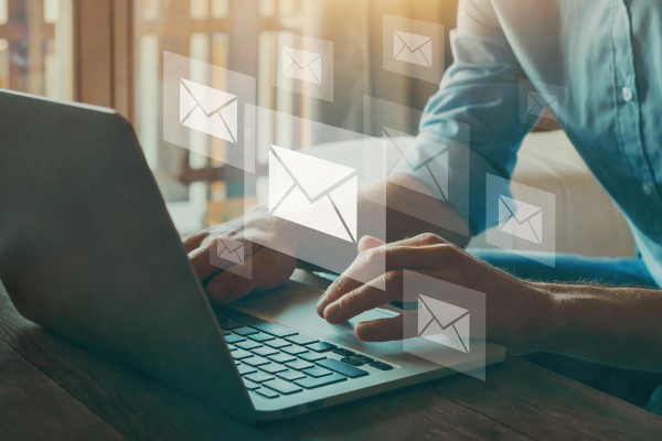 Email Marketing đóng một vai trò hết sức quan trọng trong việc phát triển kinh doanh của doanh nghiệp.