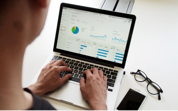 Vì sao bạn cần chuyển sang Google Analytics 4?